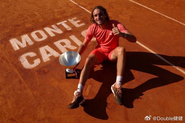 记者：网球女友？有还是没有？西西帕斯：没有网球女友。相信我，即使你从不想承认有竞