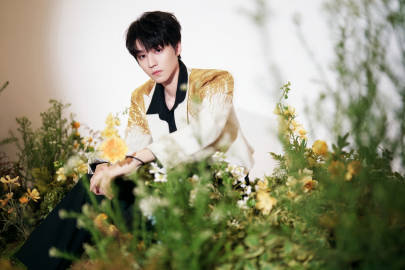 【和春天适配度最高的穿搭元素】春天的OOTD当然要有花啊~充满希望和灵动，还有节