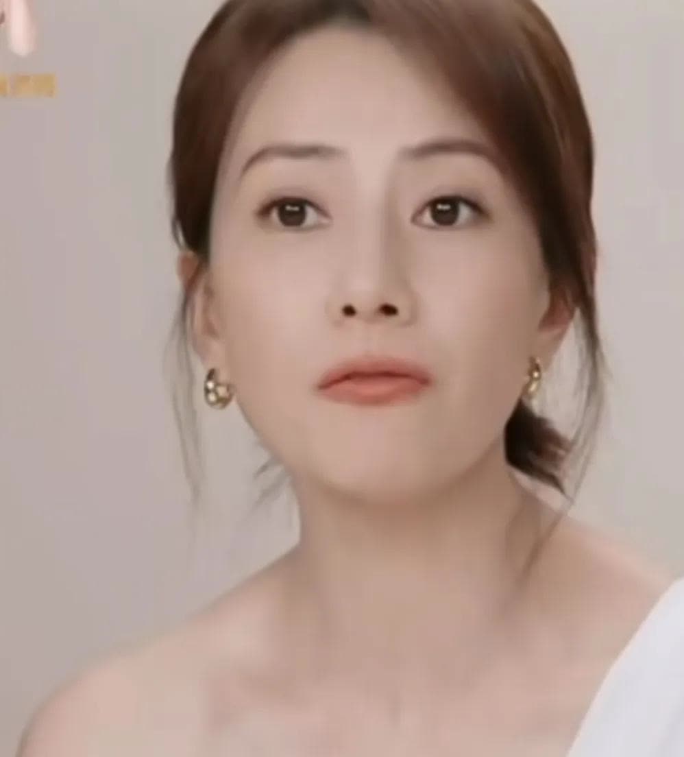 高圆圆：“我不能否认我在衰老，我今年46岁，身体的灵活度在下降，拍戏不能拍夜戏了