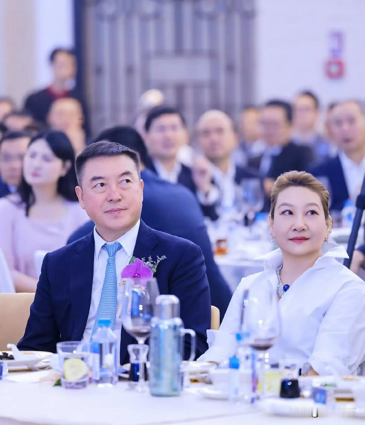 这些董事长也是离谱陈涛不知道咋想的，都已经是千亿大老板了，有想法就去国外花点钱