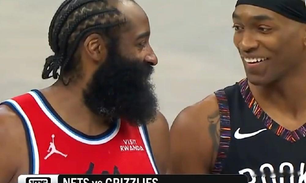 好大哥！曼恩谈哈登：“哈登今天打得很强势。”“他的效率非常高。”“几