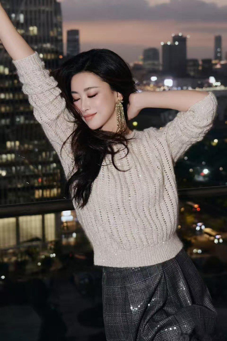 朱珠妈妈是一种感觉朱珠妈妈中的妈妈美的简直让人忍不住喊妈妈​​​