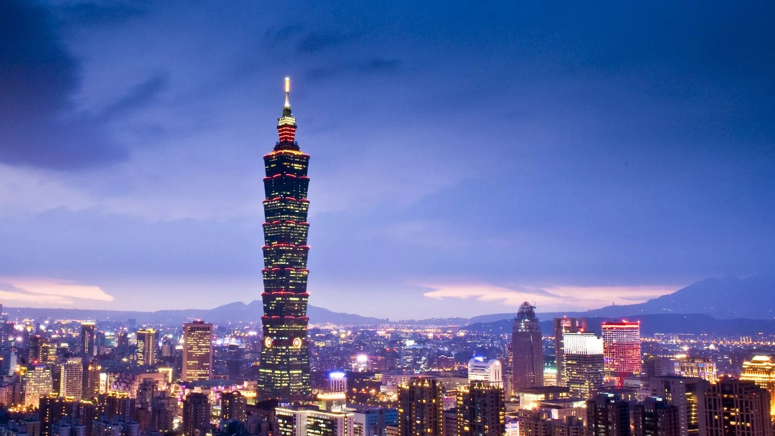上家门口挑衅了！英国军舰穿航台海，东部战区出动6月20日，东部战区海军新闻发言