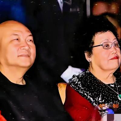 迟重瑞说，她走之前，把身后事都安排好了。大部分生意上的股份和产业，留给了赵勇他们