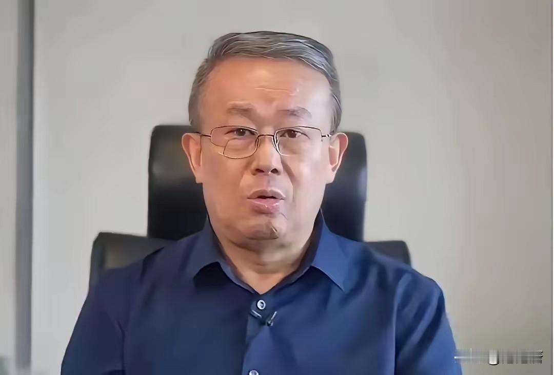 项立刚在直接开炮，说取消高考就是给权贵开后门。他拿历史数据说话，当年推荐制一搞，