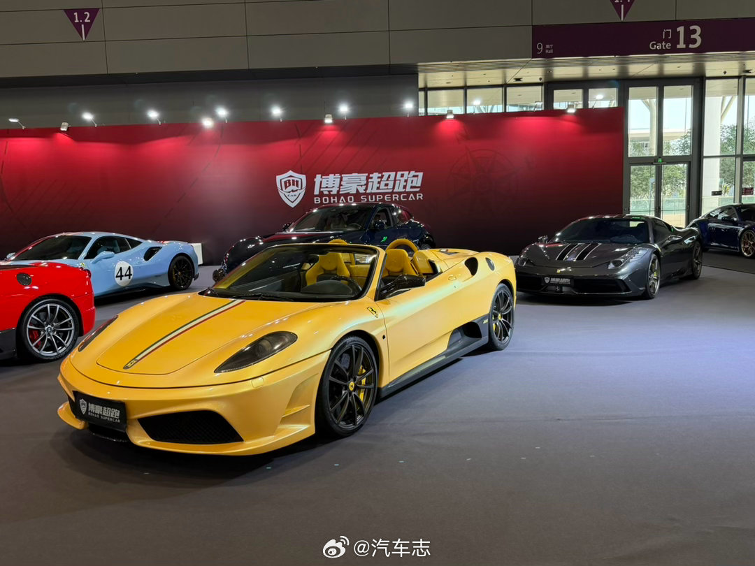 就凭神车馆的这一堆法拉利🐎就很值得去一趟车展～一次性见这么多台限量，多台812