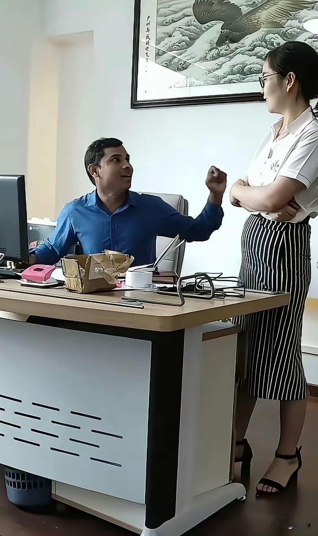 印度人在国内有的已经当上了经理，网友担心：若外籍管理者手握人事、排班、岗位分配权