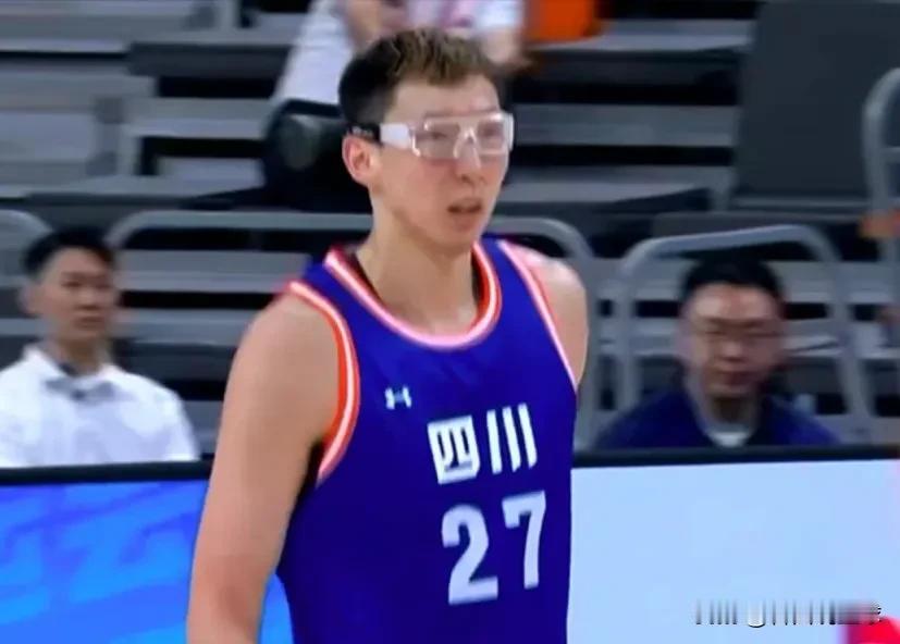 在今天下午结束的全运会季军战中，四川男篮凭借阵容优势，81-60大胜失去了主力后