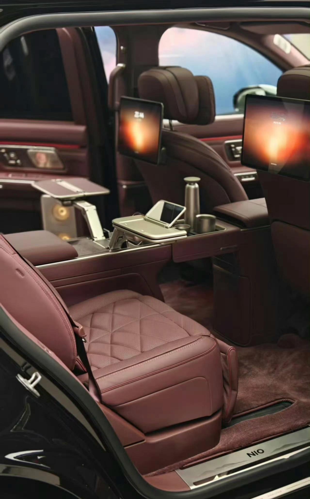 蔚来ES9后排大概这样，够不够顶奢？