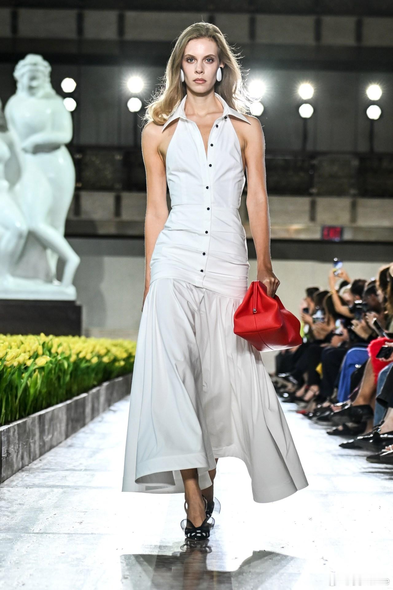 runway2027春夏时装周nyfw2027CarolinaHerrera