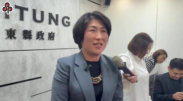 就在刚刚，台东县长饶庆铃发表声明，6月17日，针对饶庆铃日前以“预录影片