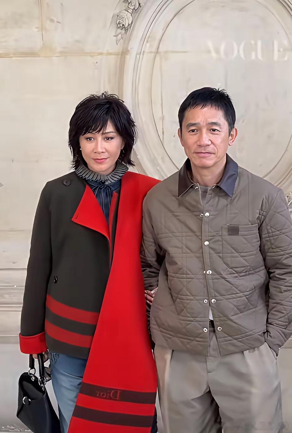 梁朝伟穿的这件衣服是什么品牌呀？看着好时尚，好绅士呀，在哪里可以买到呢？多少钱呀