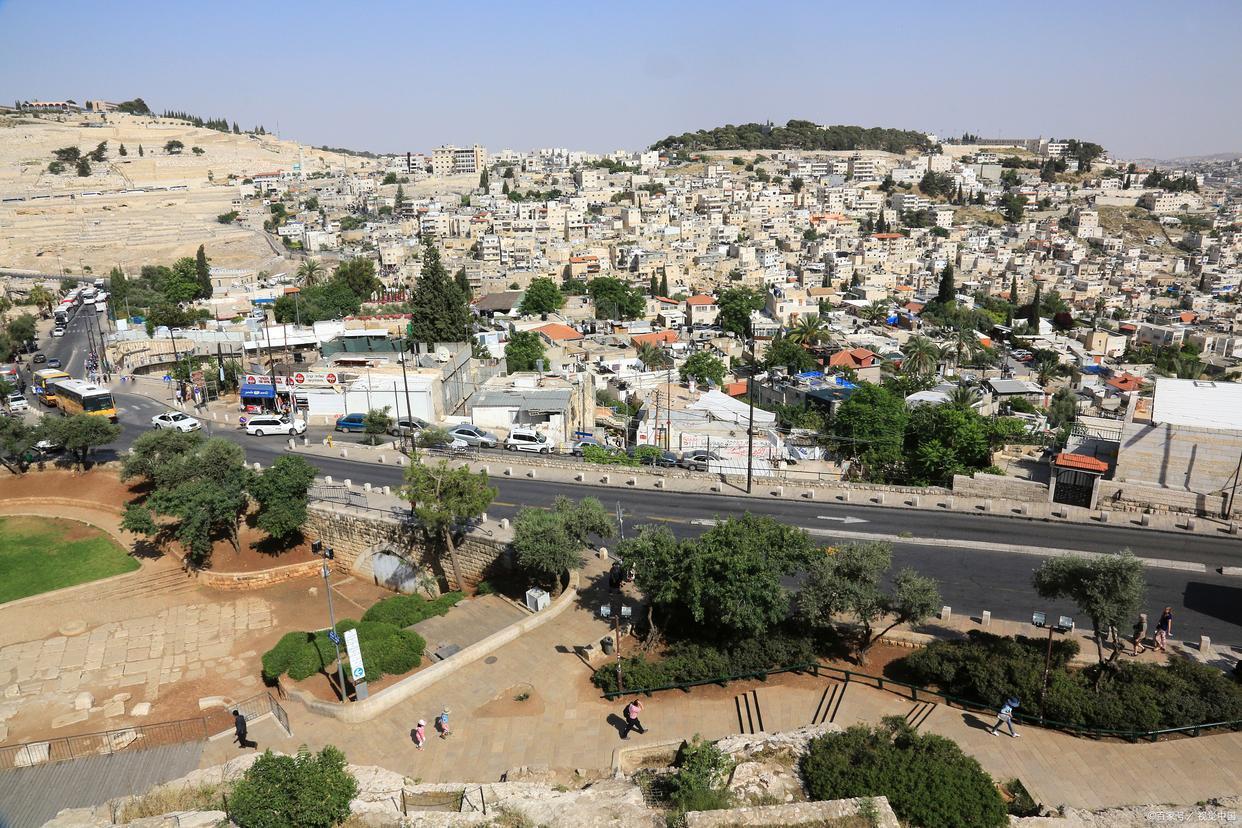 以色列扎根中东：绝非偶然，背后藏着三重深层逻辑巴掌大的以色列，在战火不断的