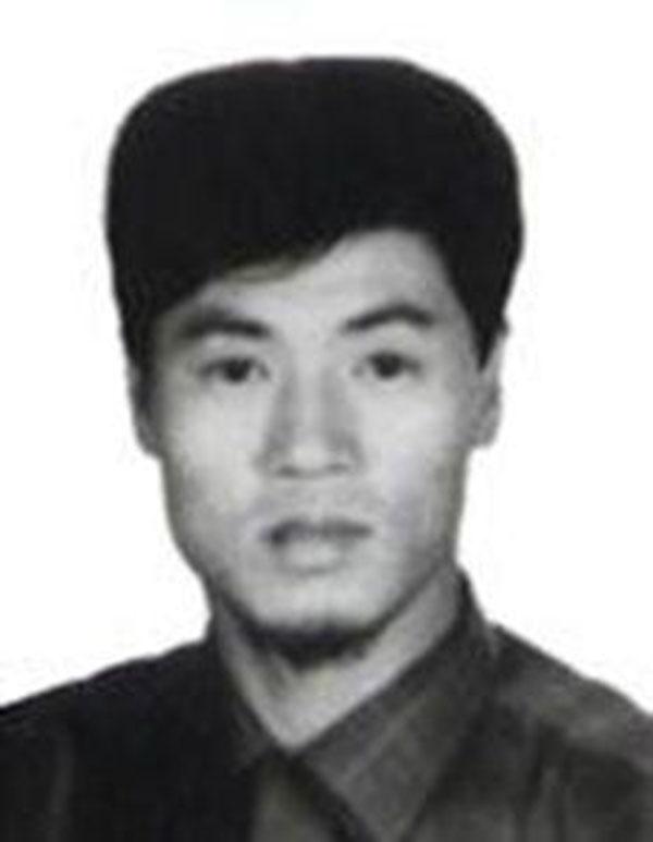 罗成财，男，1968年7月生，福建省福鼎市沙埕镇黄岐村人。2006年8月，罗成财