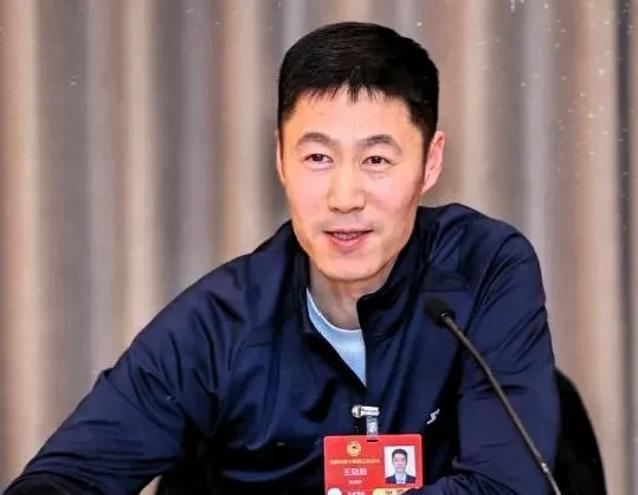 有什么说什么，未来国乒双打组带头的人，基本就是这俩人跑不了了：1、闫森60