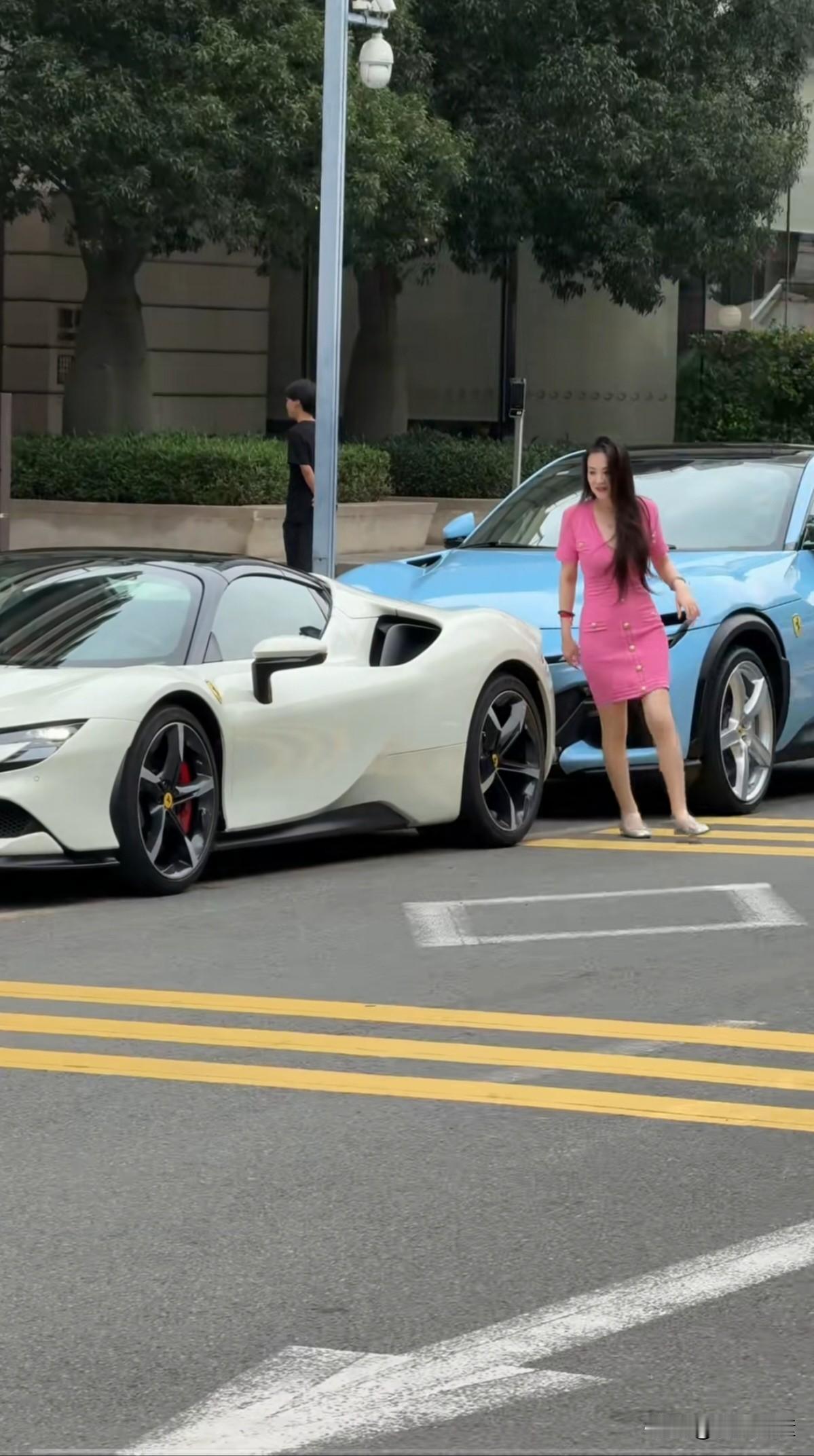 好羡慕呀，开这种车的美女应该一生都没有什么烦恼吧。