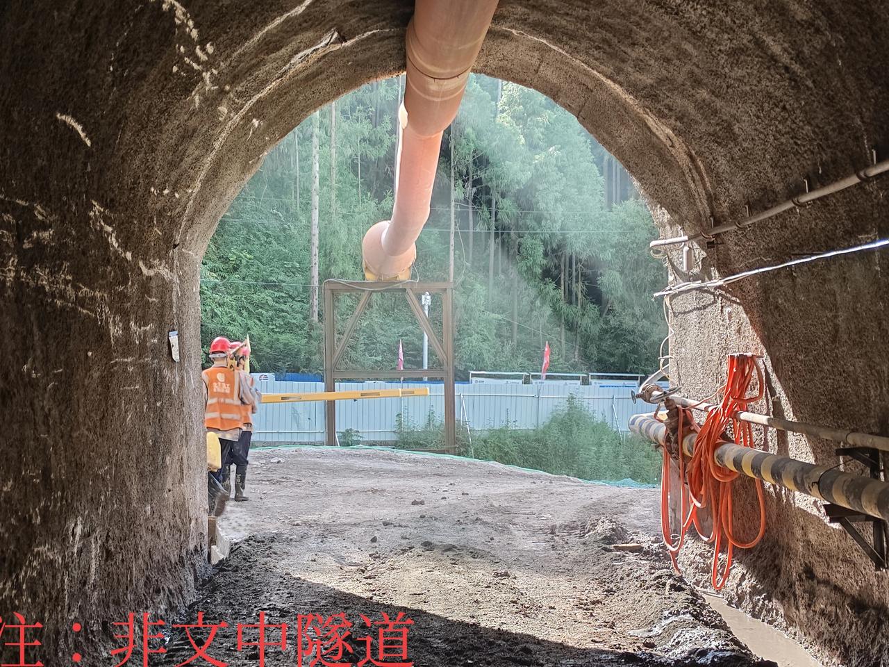 这条铁路取得突破性进展！“长江第一高铁隧”即将完工，轨道铺设进入倒计时！盼了这