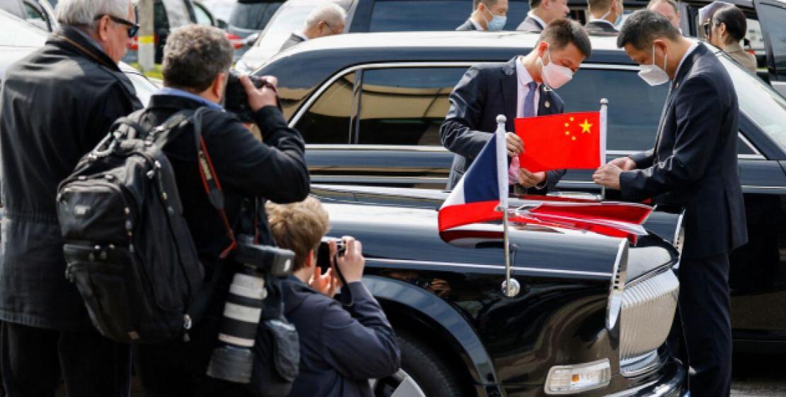 ☁年底访华潮！德国总理默茨零前提访华，法国总统马克龙跟进，欧洲终于看清中美