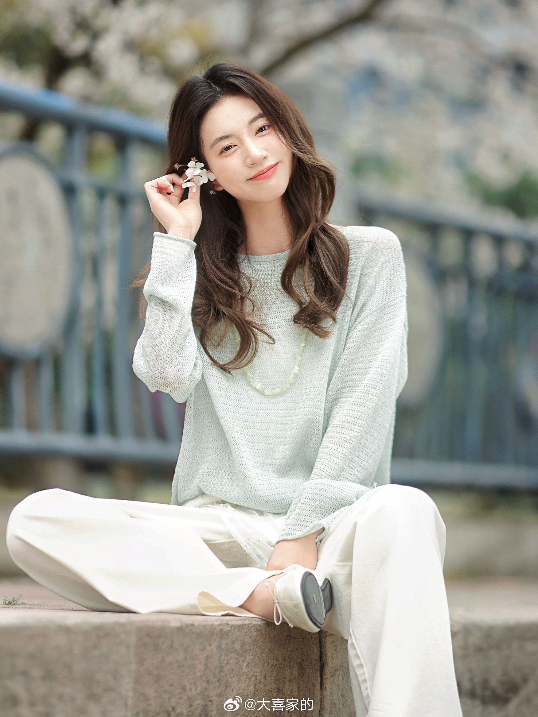 清爽浪漫又温柔的春夏～请再持续时间长一点吧！亚麻*天丝的针织衫这颜色是不是很灵