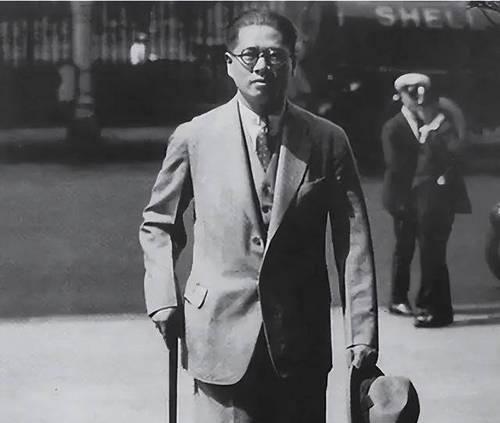 1933年老蒋怒怼宋子文：如果不是你，剿共早就胜利了！听到这话，宋子文直接拍桌子