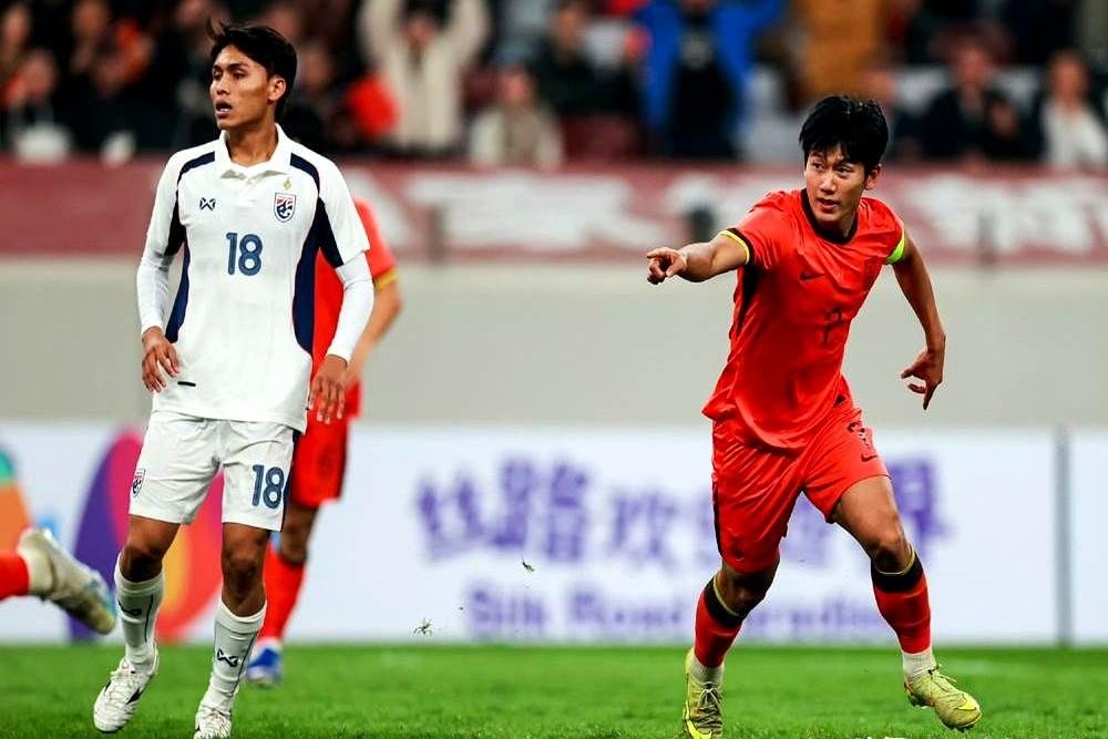 U23国足2-2追平泰国，补时红牌却炸锅了！上半场0-2落后，下半场向余望、