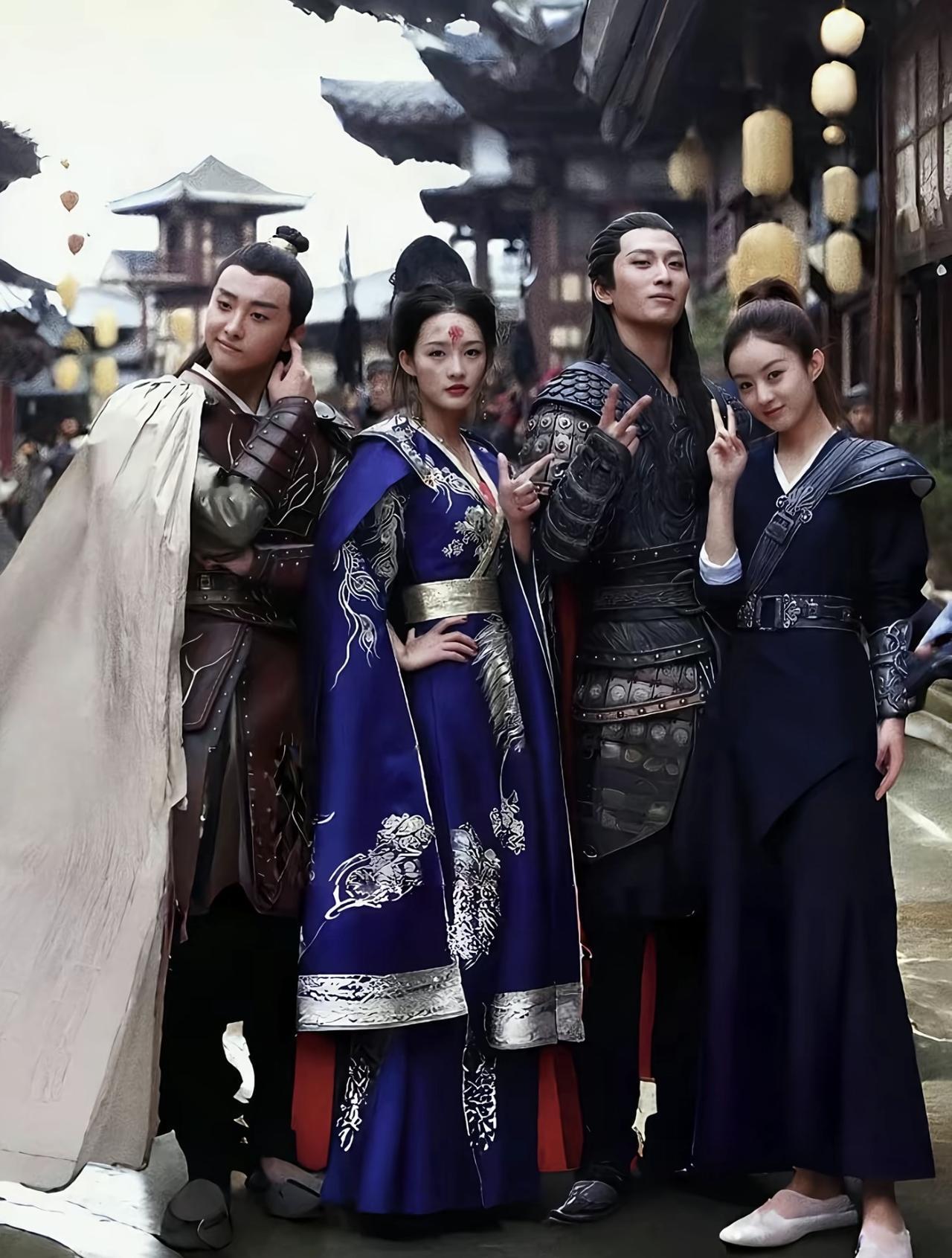 2016年，赵丽颖、李沁、窦骁、牛骏峰在《楚乔传》剧组合影。当时，每位演员塑