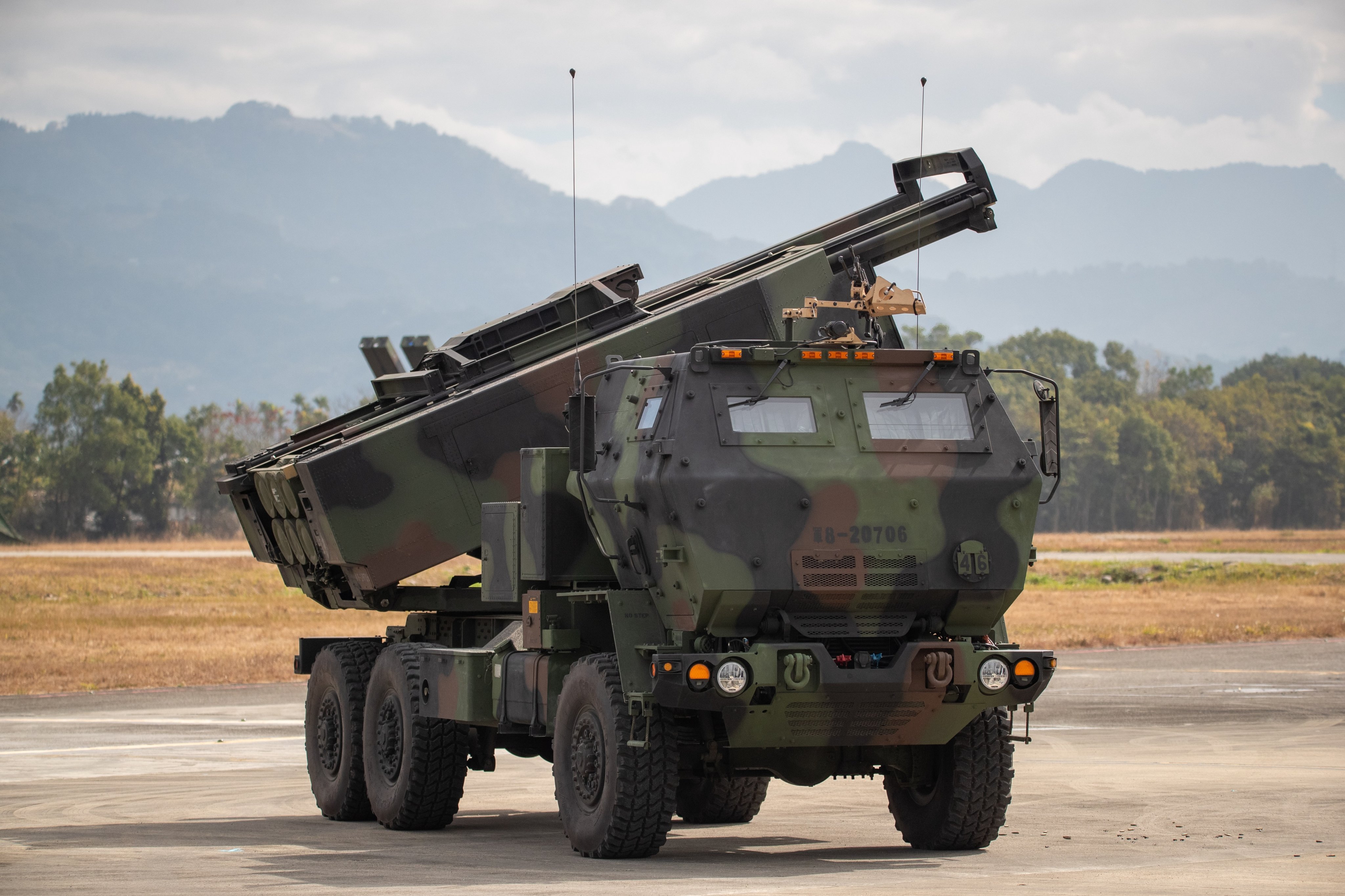 还真是头铁，台伪军计划将“海马斯”火箭炮部署到澎湖和东引岛！根据台媒的报道称，台