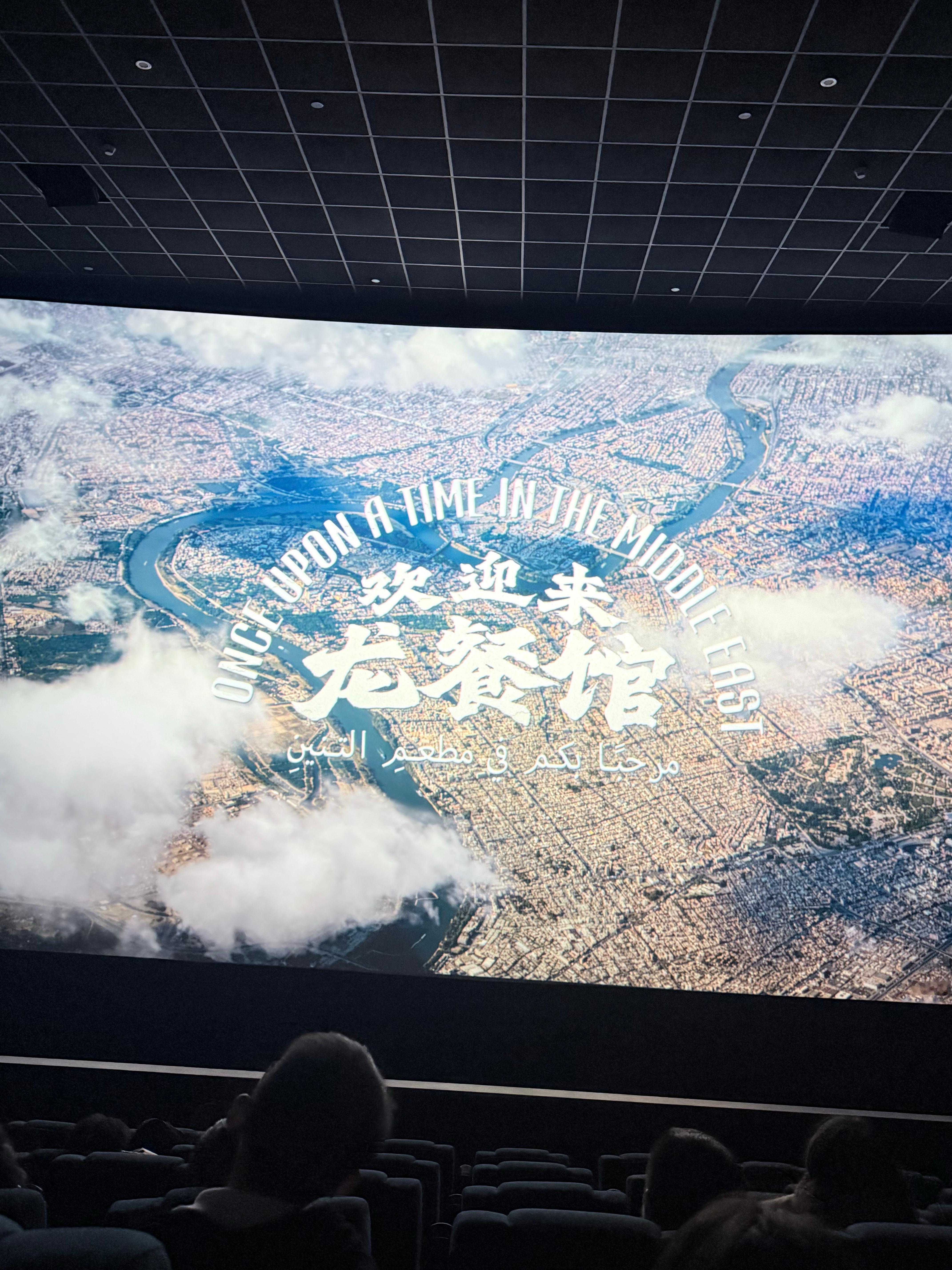 我跟许大春不想看剧透所以完全不知道拍的是什么内容，就带着许嘟嘟去了。。。我只能说