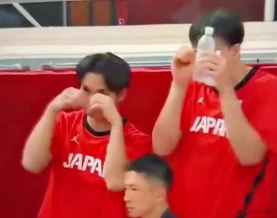 亚运男篮惨败日本三队，气笑了。08年奥运，姚明，易建联，孙悦，朱芳雨硬钢地球最强梦八队，科比，詹姆斯