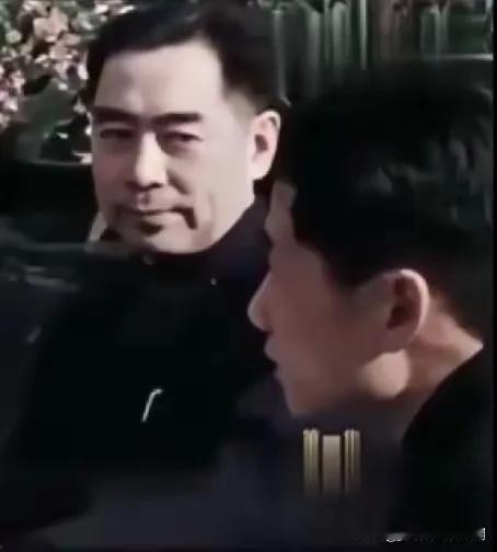 如果毛主席的大儿子毛岸英还在世，一定也是一个很了不起的人物。因为他在苏联参过