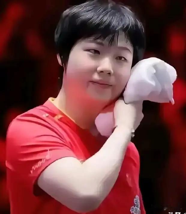 蒯曼还需要向师姐孙颖莎学习！孙颖莎不仅有实力，而且综合能力非常强，打各种不同类型