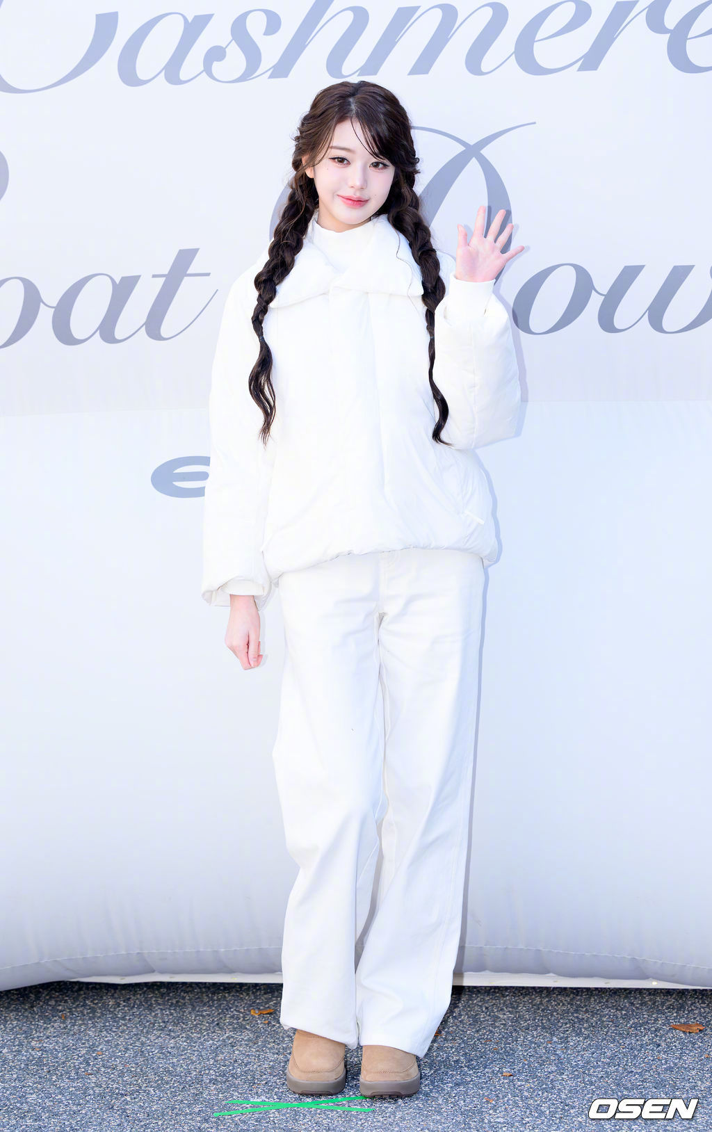 【Theqoo】张元英今日份圣水品牌站台照，好美好明媚！