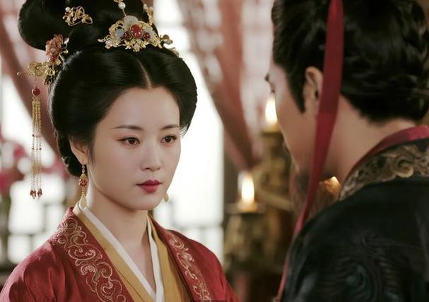 统治秦国41年的女人，79岁却被亲儿子夺了权咱先把话说清楚，这女人可不是普