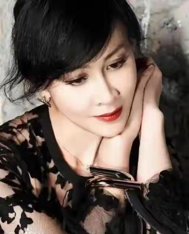 刘嘉玲当年到底是被谁绑架了？为什么就是没有一个准确说法！1990年4月24日
