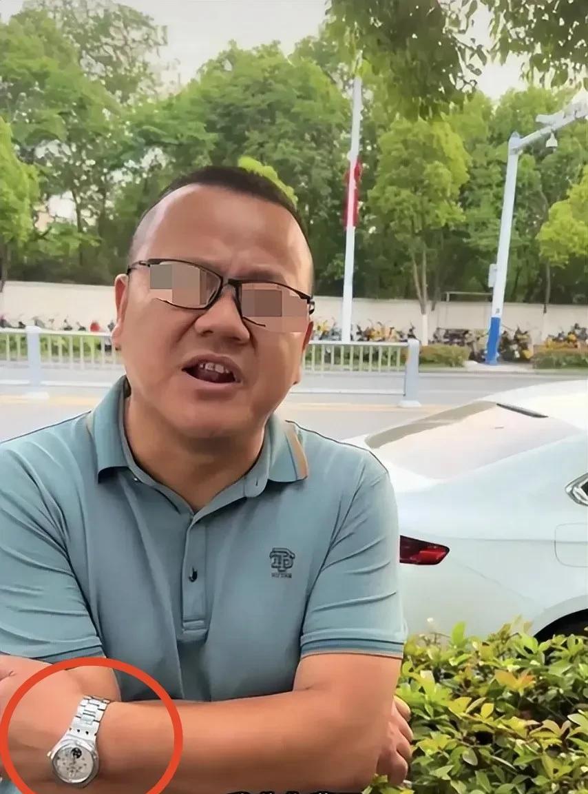 虽然不想以貌取人，但合肥这大哥看样子就不是善茬！年轻时候在哪条街上混啊？4