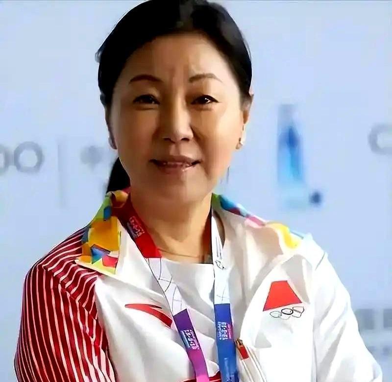 周继红又上了新闻不是因为金牌数有变化也不是哪个新人冒了尖就因为这纸总教练的