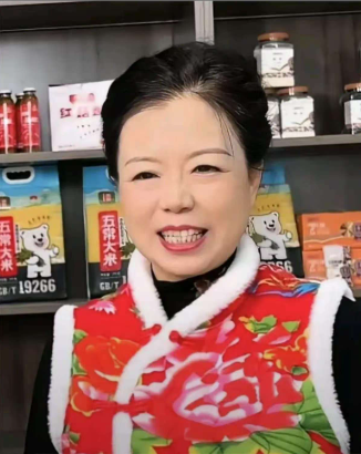 昨日柴桑大姐在清晨直播时再一次提及河河新任，新任掌门好像是来自明珠城。说实话