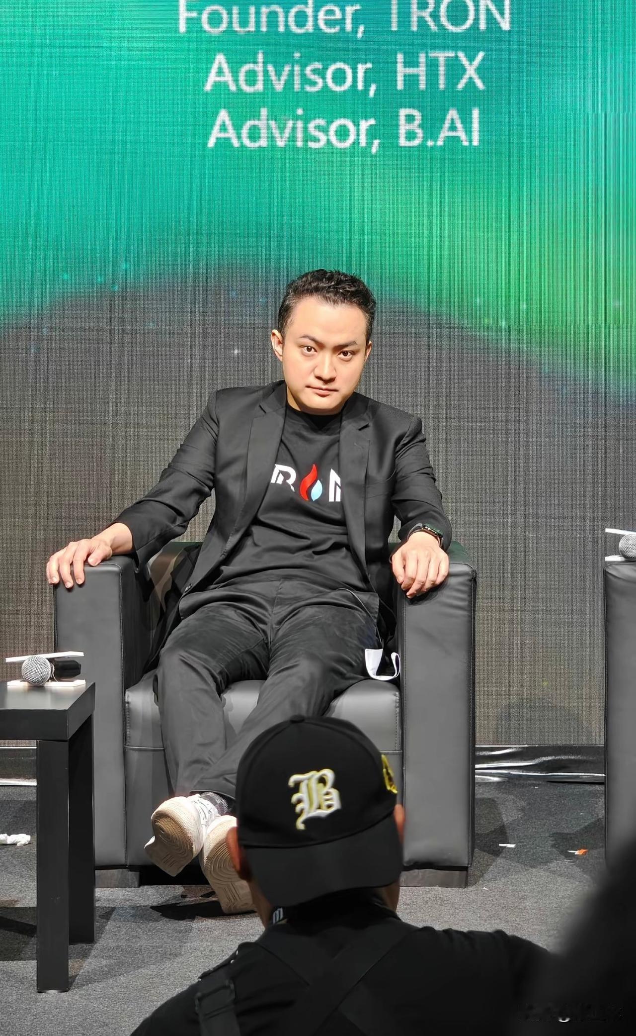 刚刚刷到孙宇晨身高，竟然只有1米63，妥妥的三等残废呀。这个数据是网上流传说法