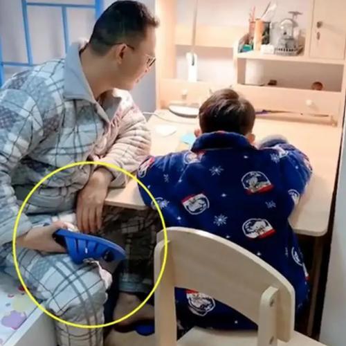 家长要辅导作业还要签字，家长要去学校大门口值班，还要成立什么家委会，帮老师处理各