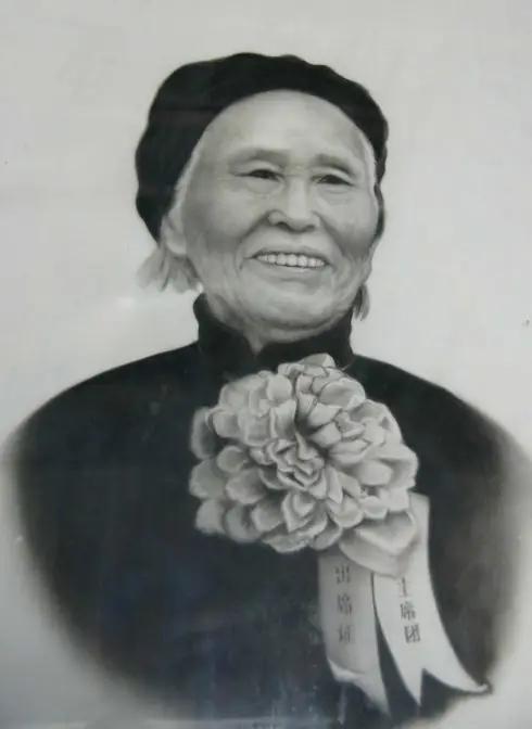 她只是一个地主婆，儿子却被毛主席称为“大王”，孙子还是中国的“核潜艇之父”！ 