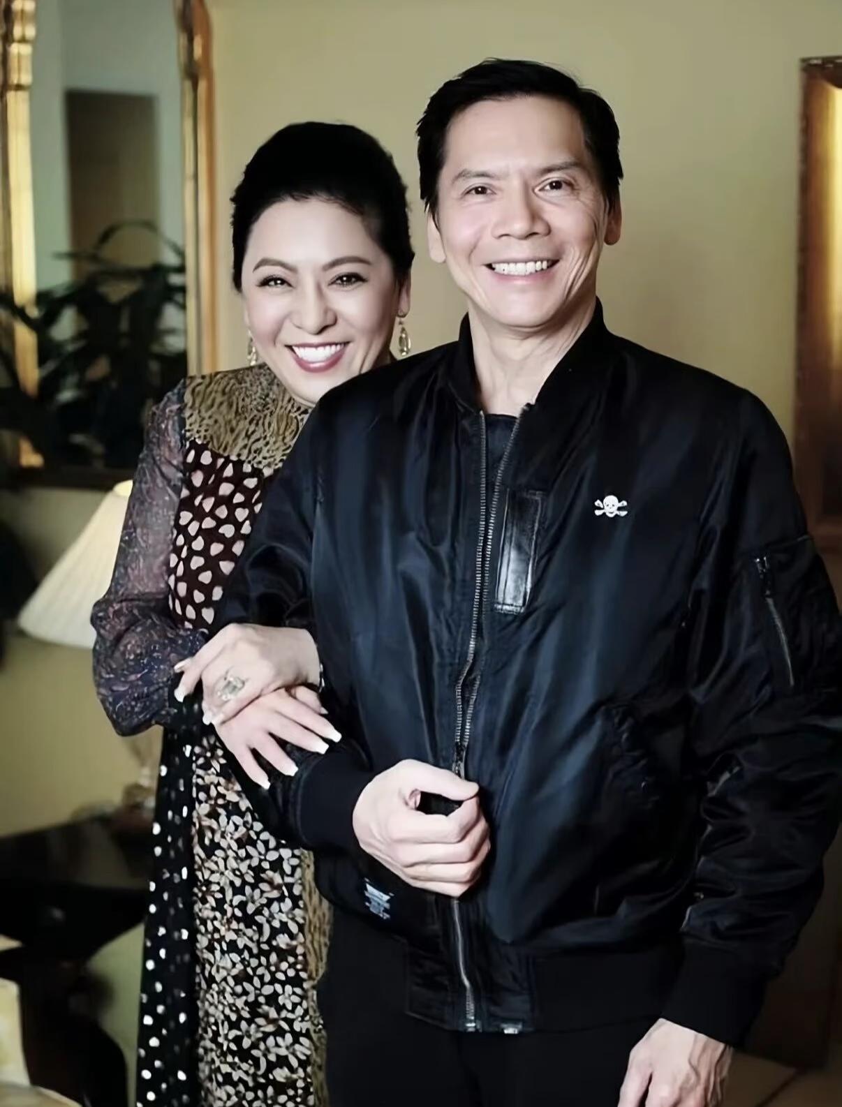向华强估计现在心里五味杂陈，他怎么也想不到，自己的老婆为了流量，什么话都敢往