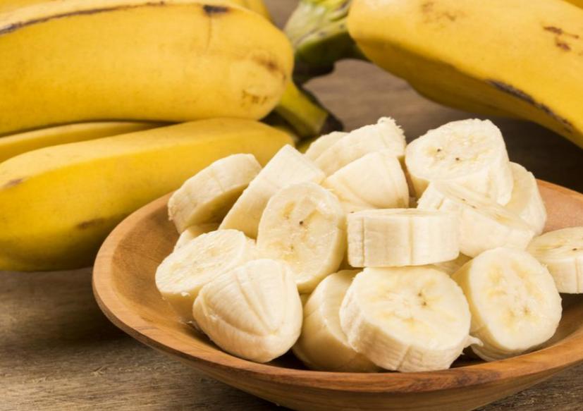 血脂高还吃香蕉？医生再三强调：要想血管通畅，6种水果要少吃： 很多人一查出血