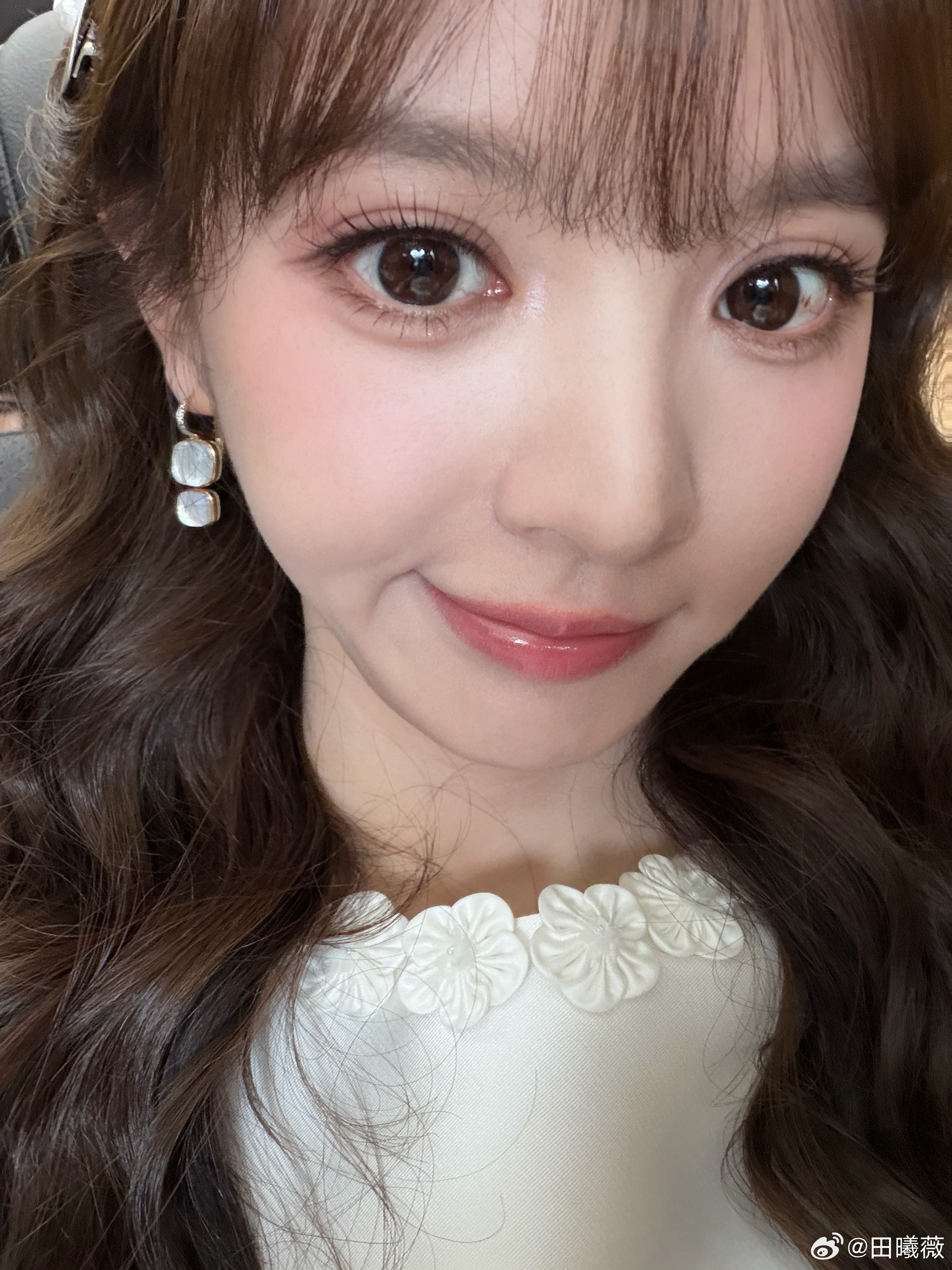田曦薇把自己贴进毛茸茸里【田曦薇】小猫小猫太萌惹☆˶>x<˶.⁺