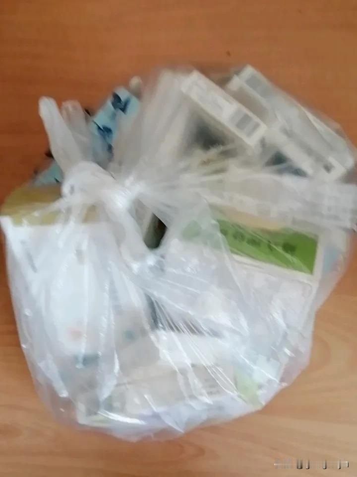 长寿是痛苦还是幸福长寿是福？当我和老伴都是九十高寿人，混身都是病，所有零件全失灵