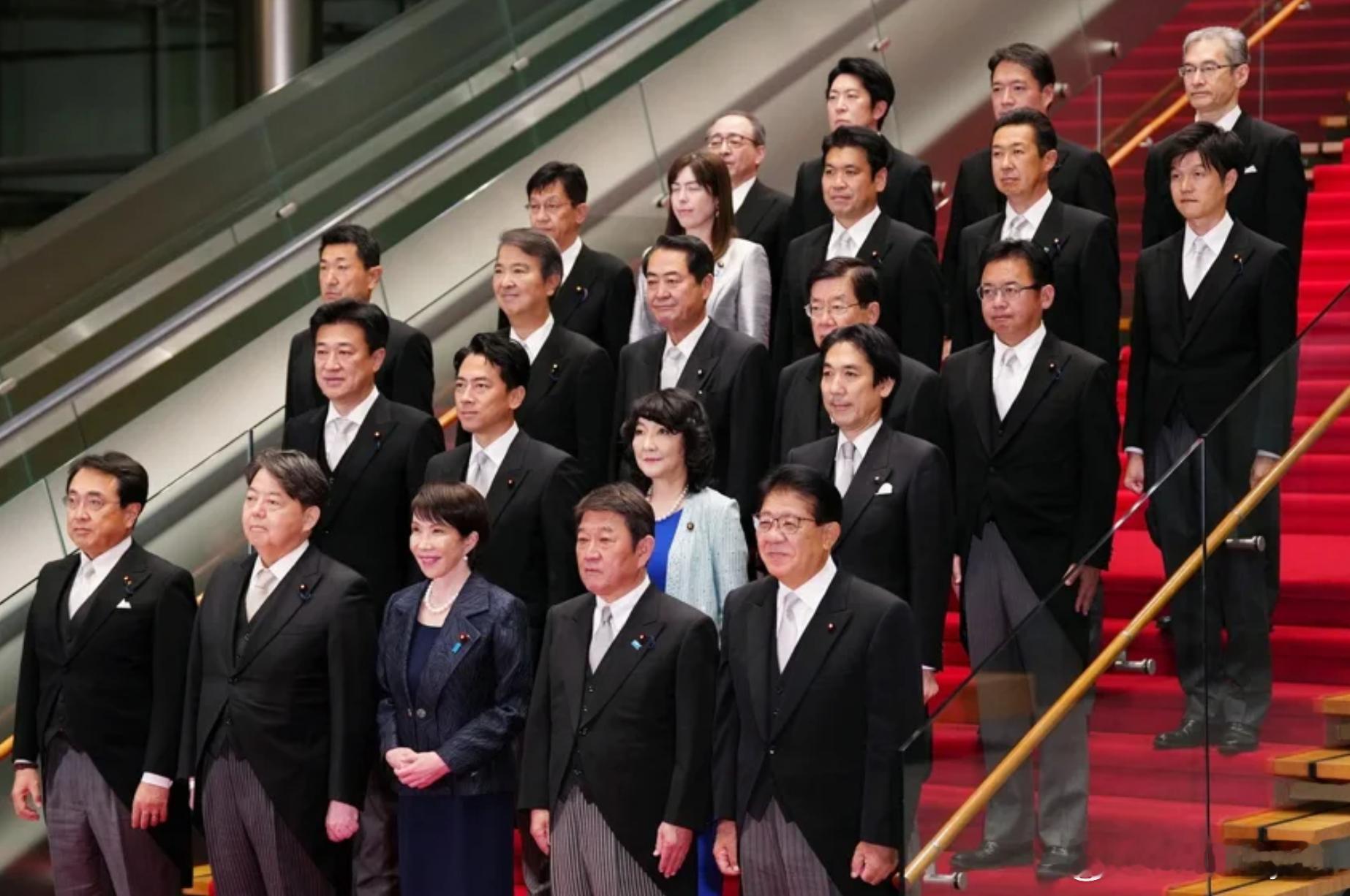 【“决断与前进”的内阁：高市早苗的人事刷新与政治布局】海外新鲜事高市早苗在经历
