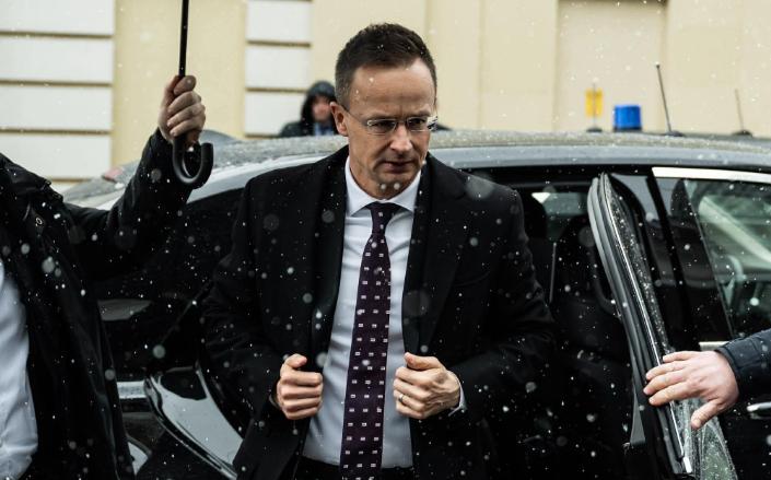 匈牙利公开喊话中国当地时间27日，匈牙利外长西雅尔多公开表示：中国已经连续3年