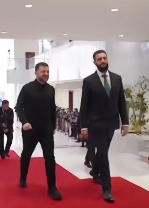 原来泽连斯基跑到中东就是为了卖这两样东西，看的出来，乌克兰这次是真的缺钱了，要不