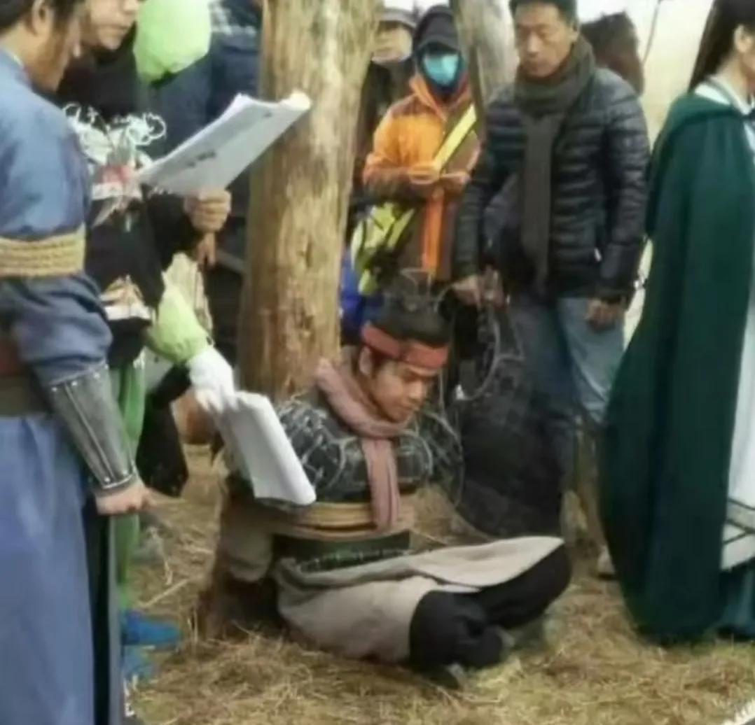 谁在给我乱写剧本？听说#大漠谣#要播了，九年压箱底的“大作”，居然敢给我安排被
