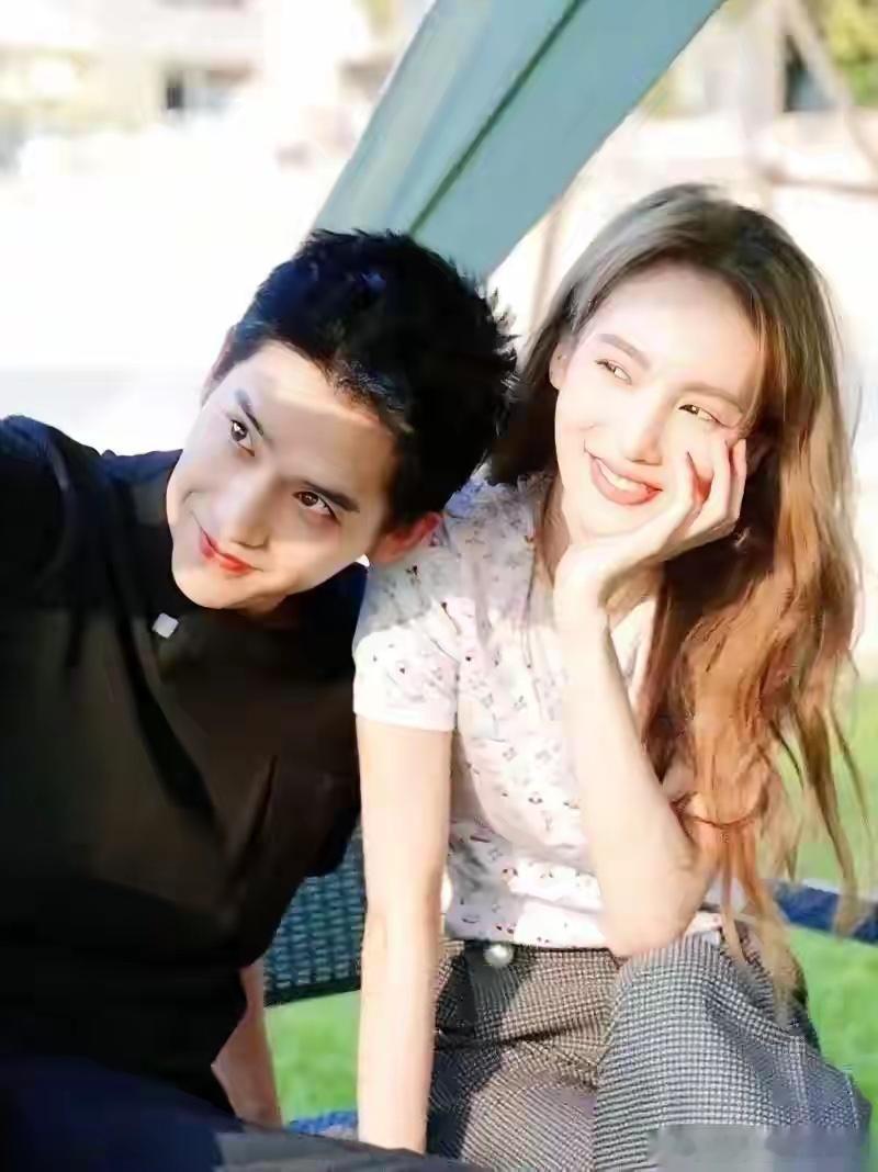 金晨这事儿，最狠的不是冲着她本人去。是直接点名白敬亭、王安宇。“喂，你朋友出事儿