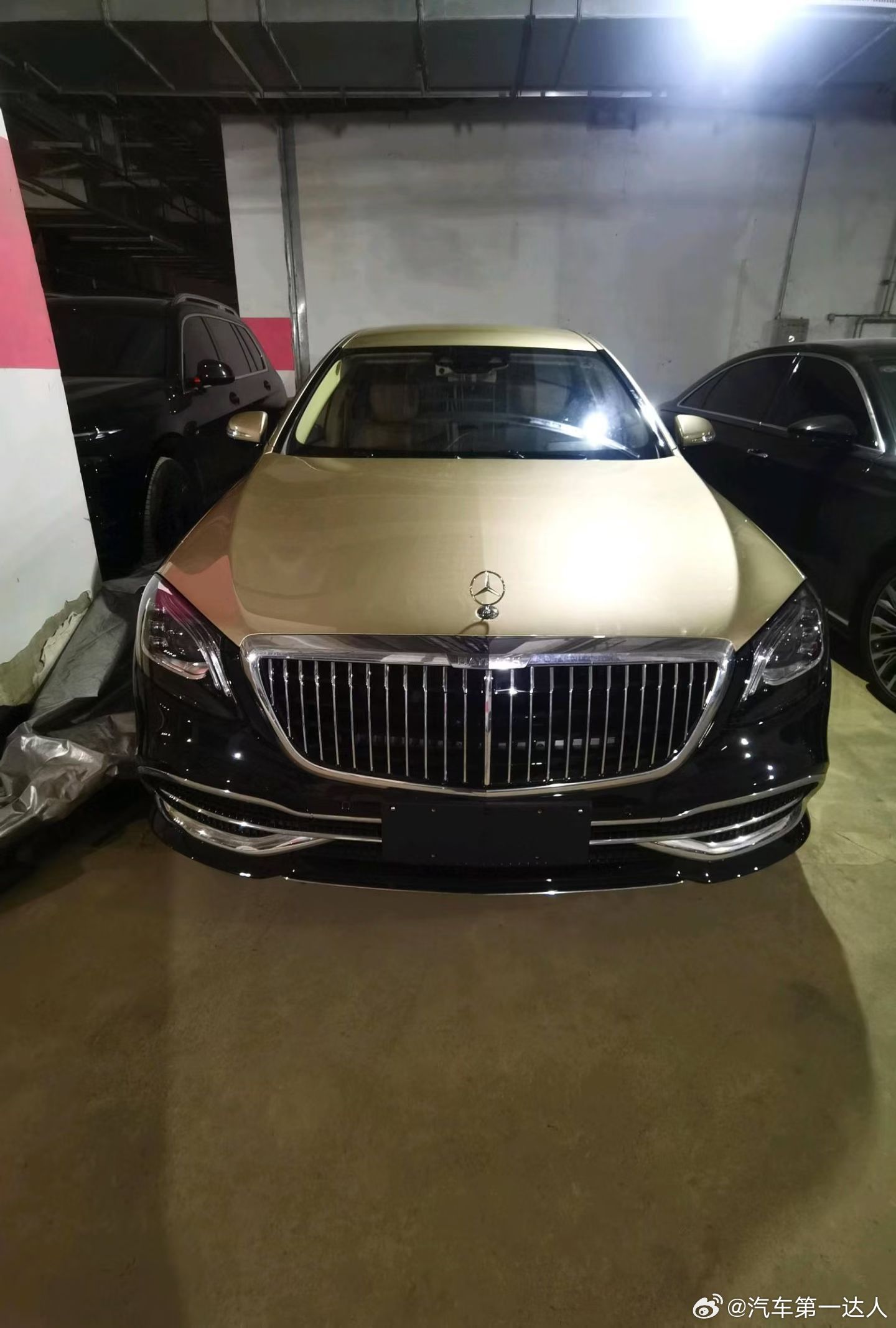 迈巴赫S680L普尔曼中规限量版，23年上牌110公里，独苗原厂双拼